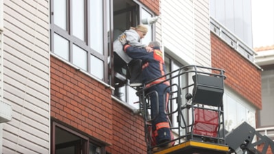 Kırklareli'nde 5 katlı binanın bodrum katında yangın paniği