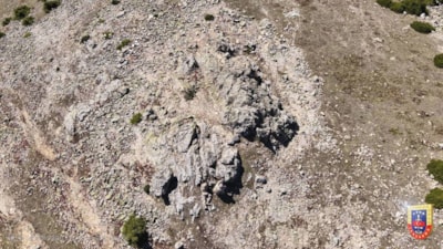 Jandarma paylaştı: Arazide kamufle olan komando