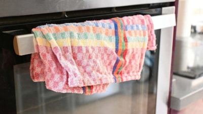 Fırın kapağına havlu asan yandı: Bakın neye yol açıyor