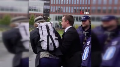 Finlandiya polisi, Cumhurbaşkanı Stubb’a İsrail'le ilgili soru soran gazeteciye müdahale etti