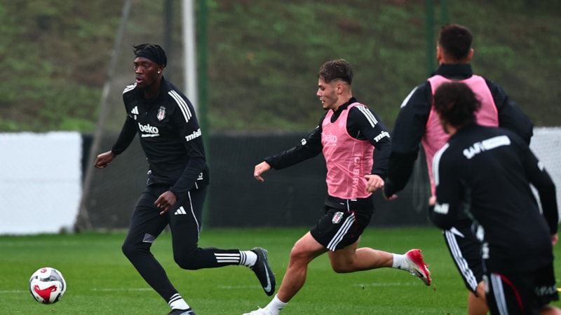 Beşiktaş, akşam antrenmanında kondisyon çalıştı