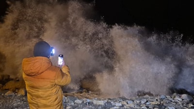 Karadeniz'de dalgaların boyu 8 metreyi aştı