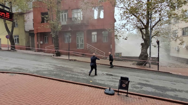 Zonguldak'ta kontrollü yıkıma duyarsız vatandaşlar, uyarıları dinlemedi