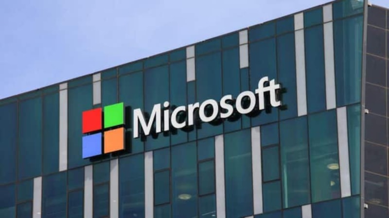 Microsoft, artan yapay zeka hamlesi: Birçok bölgeye veri merkezi kurulacak