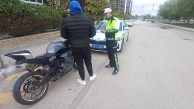 Afyonkarahisar'da plakasını değiştiren şahsa 7 bin lira ceza kesildi