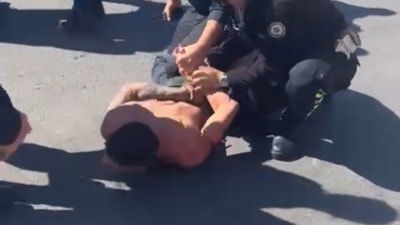 İstanbul'da kaza yapan alkollü sürücü polise direndi