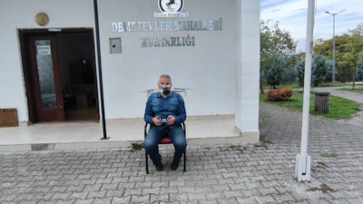 Düzce'de muhtar mahallesini drone ile kontrol edip eksikleri belirliyor
