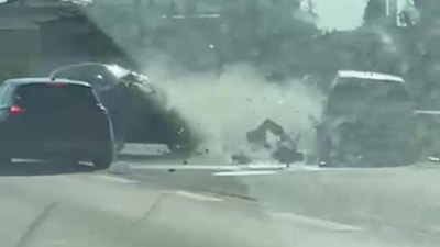 Kocaeli'de maganda dehşeti: Bebekli otomobili sıkıştırdı, 5 araç birbirine girdi