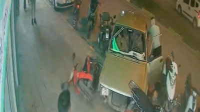 Manisa'da drift kazayla son buldu: Otomobili bırakıp kaçtılar