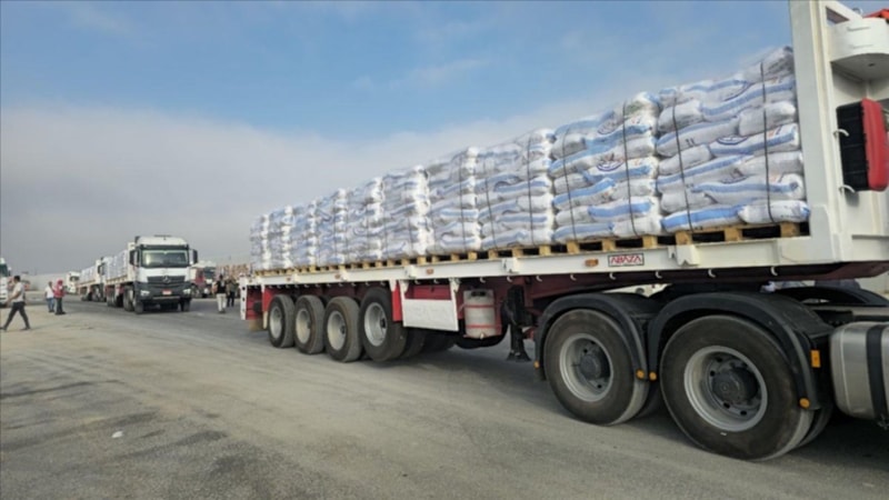 Gazze'ye yardım tırları girdi, ancak dağıtım yapılmadı