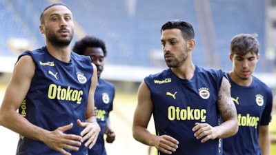 Fenerbahçe'de İrfan Can Kahveci ve Cenk Tosun kadro dışı kaldı