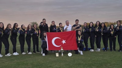 Kadın Kriket Milli Takımı, Romanya'da üçüncülüğe ulaştı