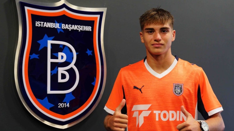 Başakşehir, Güven Atalay ile profesyonel sözleşme imzaladı