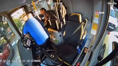 Aydın’da halk otobüsünde nefes alamayan yolcuyu şoför Heimlich manevrasıyla kurtardı