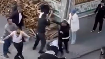 İstanbul'da iki grup arasında bıçaklı sopalı kavga: 5 yaralı