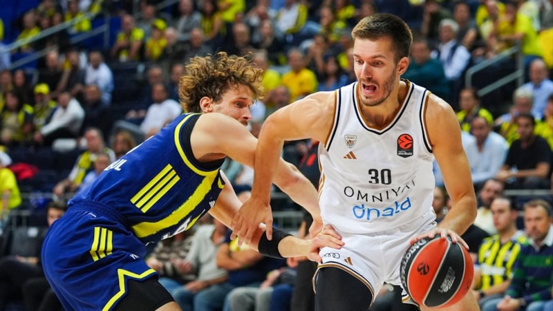 Fenerbahçe, Dubai Basketbol'a farklı yenildi