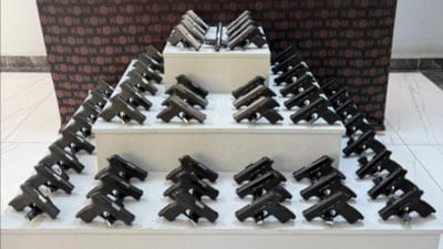 Uşak’ta otobüste 55 ruhsatsız silah ele geçirildi