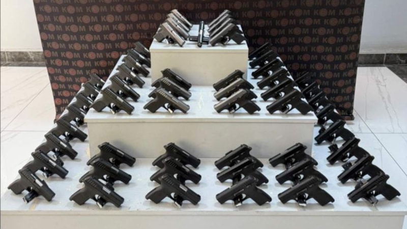 Uşak’ta otobüste 55 ruhsatsız silah ele geçirildi