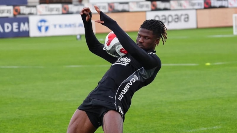 Beşiktaş'a El Bilal Toure'den müjdeli haber