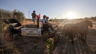Almanya’dan Kudüs'e faytonla barış yolculuğu