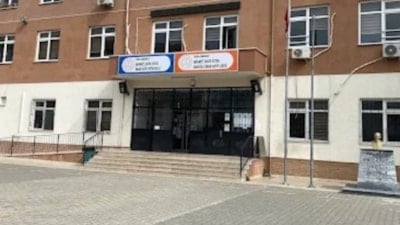 Bursa'da lisede gasp dehşeti: Öğrenciyi dövüp müdür yardımcısının burnunu kırdılar