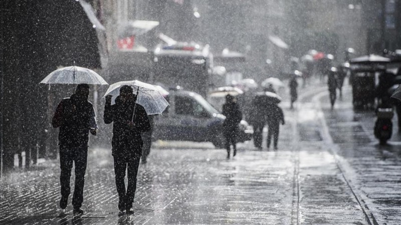 Türkiye'yi yağışlı günler bekliyor: Hava sıcaklığı hissedilir derecede düşüyor