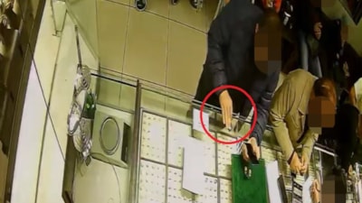Samsun'da kuyumcu dükkanından 50 gram altın çaldı: Yakalanarak gözaltına alındı
