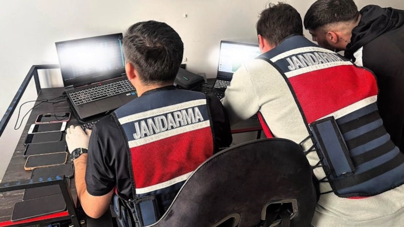 Batman'da siber suçlarla mücadele operasyonunda 2 gözaltı