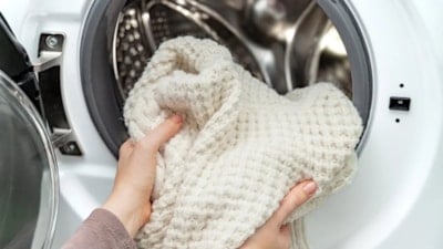 Kazaklarınızın ömrünü uzatın: Bu yöntemle yıkayınca yeni gibi kalıyor