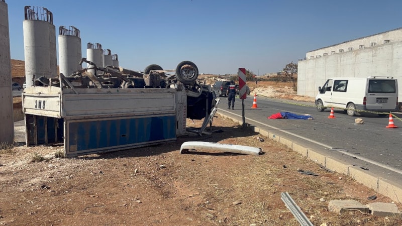 Gaziantep'te otomobille kamyonet çarpıştı: 1 ölü 1 yaralı