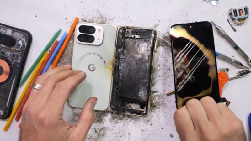 Google Pixel 10 Pro Fold dayanıklılık testi sırasında patladı