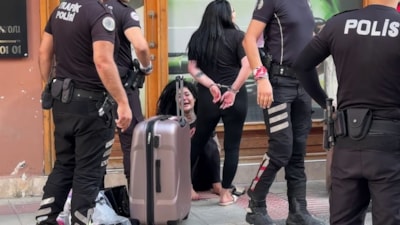 Hatay'da kavga eden kadınları polis güçlükle ayırdı