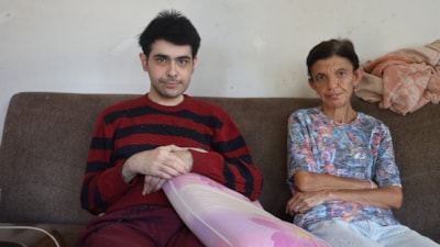 Hatay'da 3 yıl sonra duş alıp tıraş olan Barış'ın fikri değişmedi: Hayat yaşamaya değmez