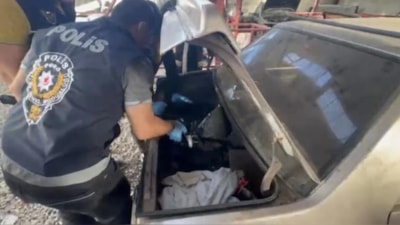 Osmaniye'de depremde hasar gören araçlarla dolandırıcılık yaptılar: 1 tutuklama