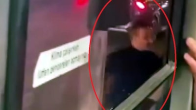 Ankara'da belediye otobüsü şoförüne sopalı saldırı kamerada