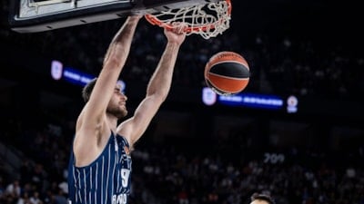 Anadolu Efes'te Georgios Papagiannis yaklaşık 8 ay yok!