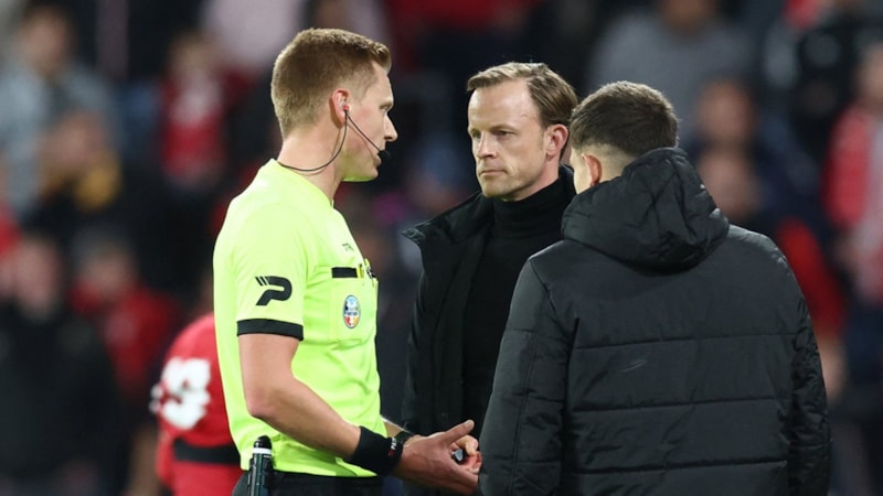 Standard Liege - Antwerp maçı tatil edildi