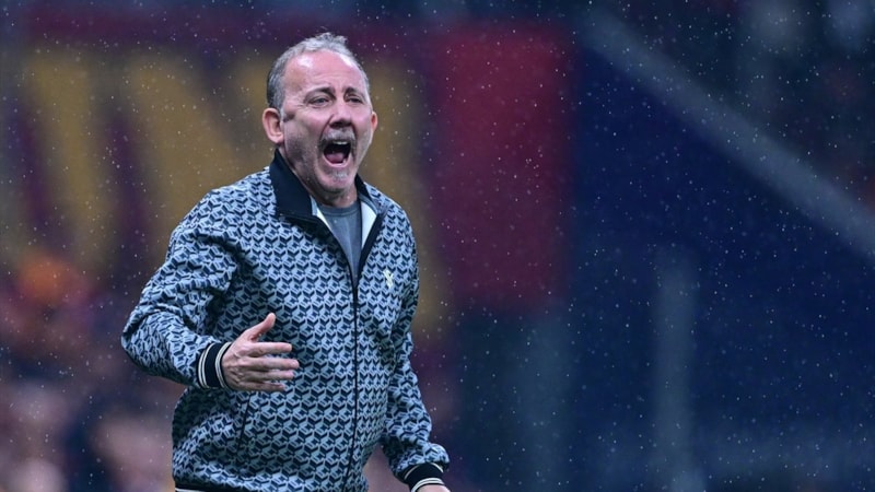 Sergen Yalçın, yayıncı kuruluşa tepki gösterdi