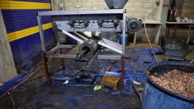 Kilis’te hijyene uymayan nar ekşisi imalathanesine kapama cezası