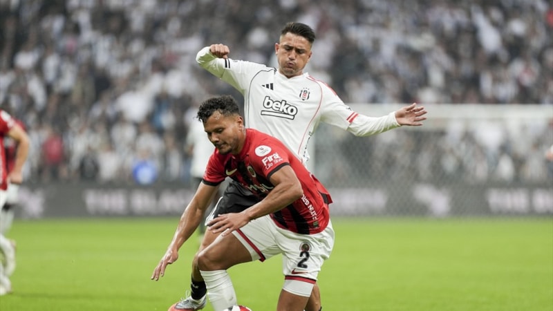 Cengiz Ünder, Beşiktaş'ta ilk kez 11'de