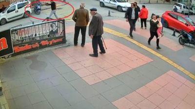 Çankırı'da husumetlisine sokak ortasında defalarca ateş etti