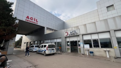 Kocaeli'de sokak ortasında dini nikahlı eşinin bıçaklı saldırısına uğradı