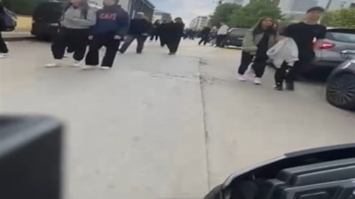 Bursa'da ehliyetsiz sürücünün okul önünde motosikletle tehlikeli yolculuğuna ceza