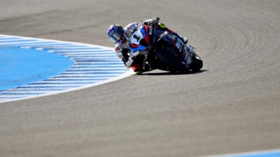 Toprak Razgatlıoğlu, Superpole'de rakibinin çarpması sonucu yarışı bitiremedi