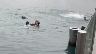 İstanbul'da engelli 4 kişi denize düştü: 1'i hayatını kaybetti, 3'ü kurtarıldı