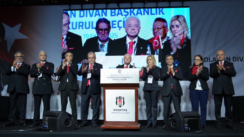 Beşiktaş’ta divan başkanı adaylar konuşmalarını yaptı