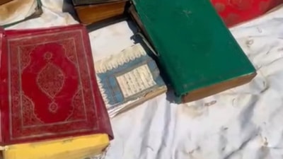 Batman'da şaşkınlık yaratan görüntü: Çay kıyısında çok sayıda Kur'an-ı Kerim bulundu