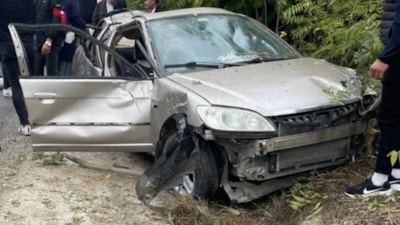 Denizli'de düğün konvoyunda devrilen otomobildeki 1 kişi öldü