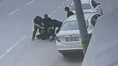 Bursa'da drift atarken yakalandı: Polise saldırıp silahını almaya çalıştı