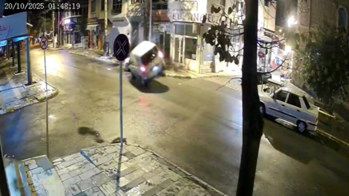 Isparta'da devrilen araçtaki 8 aylık bebek ve babası için vatandaşlar seferber oldu